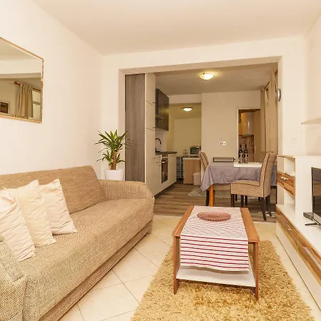 Suesses Studio-apartment 800 Meter Zum Mit Waschmaschine Und Parkplatz Daire *