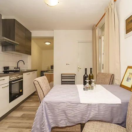 Daire Suesses Studio-apartment 800 Meter Zum Mit Waschmaschine Und Parkplatz *