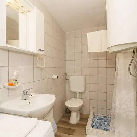 Suesses Studio-apartment 800 Meter Zum Mit Waschmaschine Und Parkplatz Apartmán
