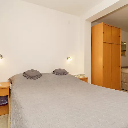 Daire Suesses Studio-apartment 800 Meter Zum Mit Waschmaschine Und Parkplatz