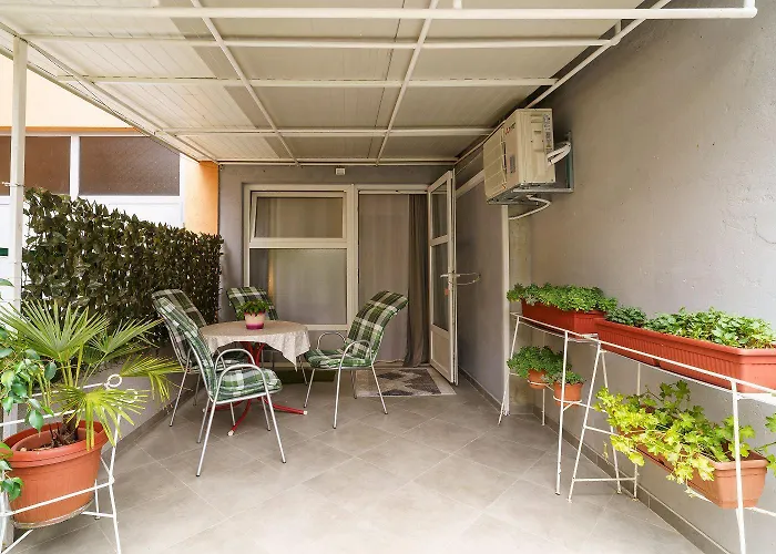 Suesses Studio-apartment 800 Meter Zum Mit Waschmaschine Und Parkplatz Apartament Crikvenica