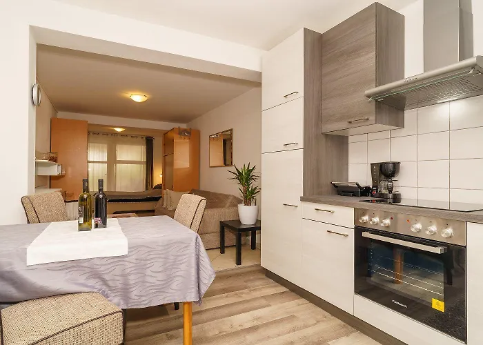 Suesses Studio-apartment 800 Meter Zum Mit Waschmaschine Und Parkplatz Crikvenica