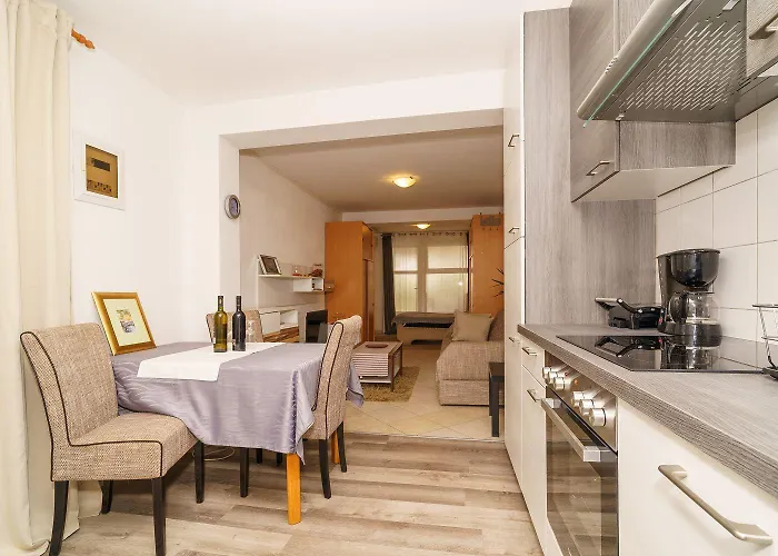 Suesses Studio-apartment 800 Meter Zum Mit Waschmaschine Und Parkplatz Διαμέρισμα Crikvenica